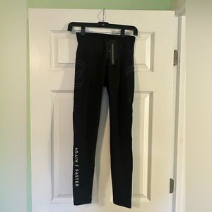 Virus Size S Black Leggings 26” NWT
